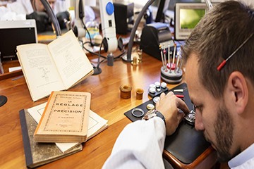 成都百达翡丽齿轮磨损了